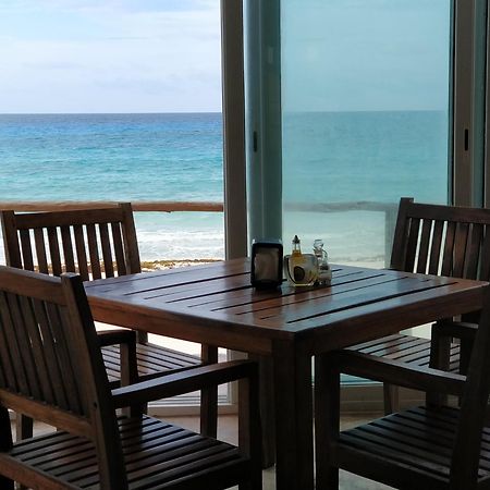 Ocean Front Suite, Balcony, Kitchen. Cancun Exterior photo
