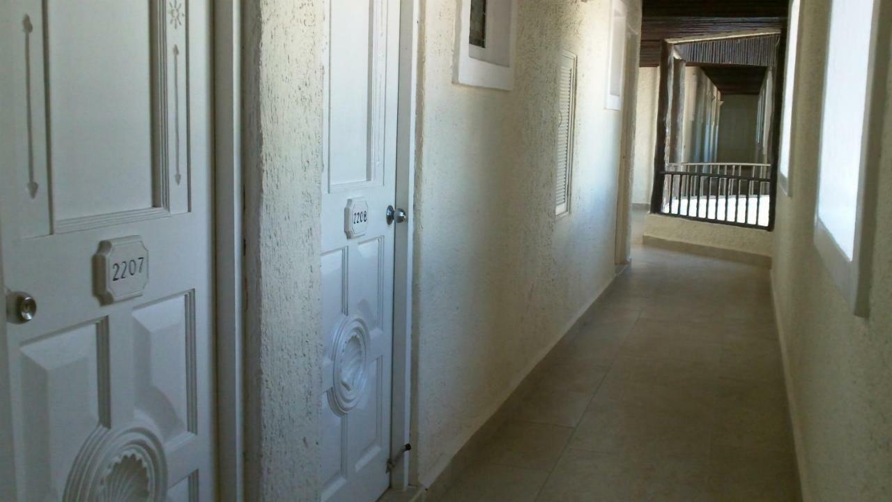 Ocean Front Suite, Balcony, Kitchen. Cancun Exterior photo