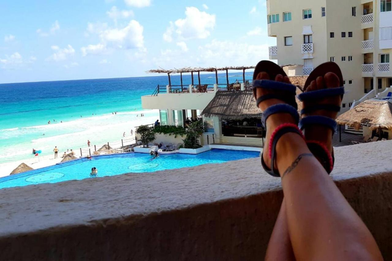 Ocean Front Suite, Balcony, Kitchen. Cancun Exterior photo