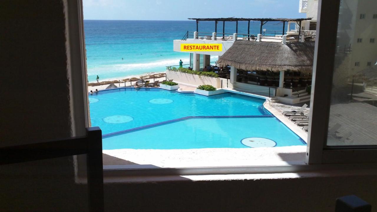 Ocean Front Suite, Balcony, Kitchen. Cancun Exterior photo